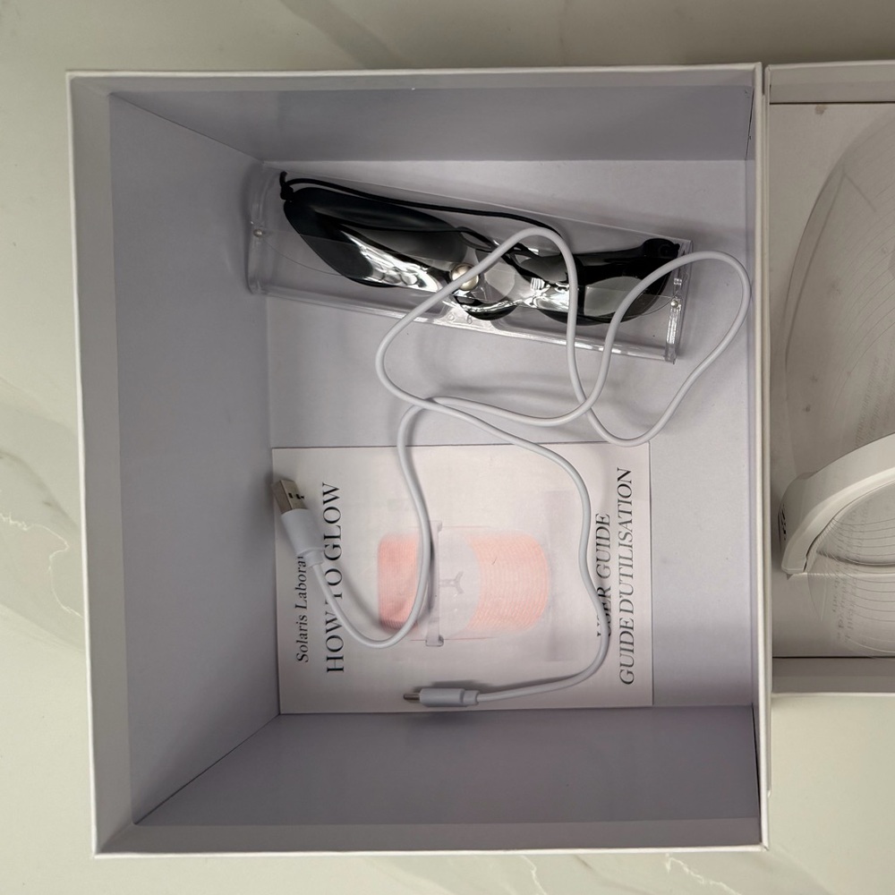 4 Color LED Light Therapy Mask - Picture 3 of 4